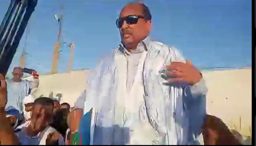 ولد عبد العزيز من مدينة نواذيبو ينتقد النظام الحاكم ويعلن عودته للسياسة وبإندفاع أكثر