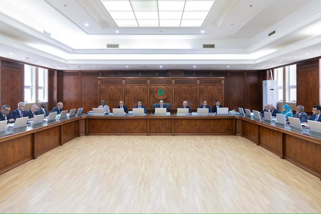 الحكومة تصادق على تعديل بعض مواد قانون الولوج الى الوظيفة العمومية