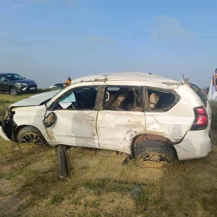 إصابات خطيرة في حادت تصادم بين سيارتين قرب قرية المدينة على طريق روصو